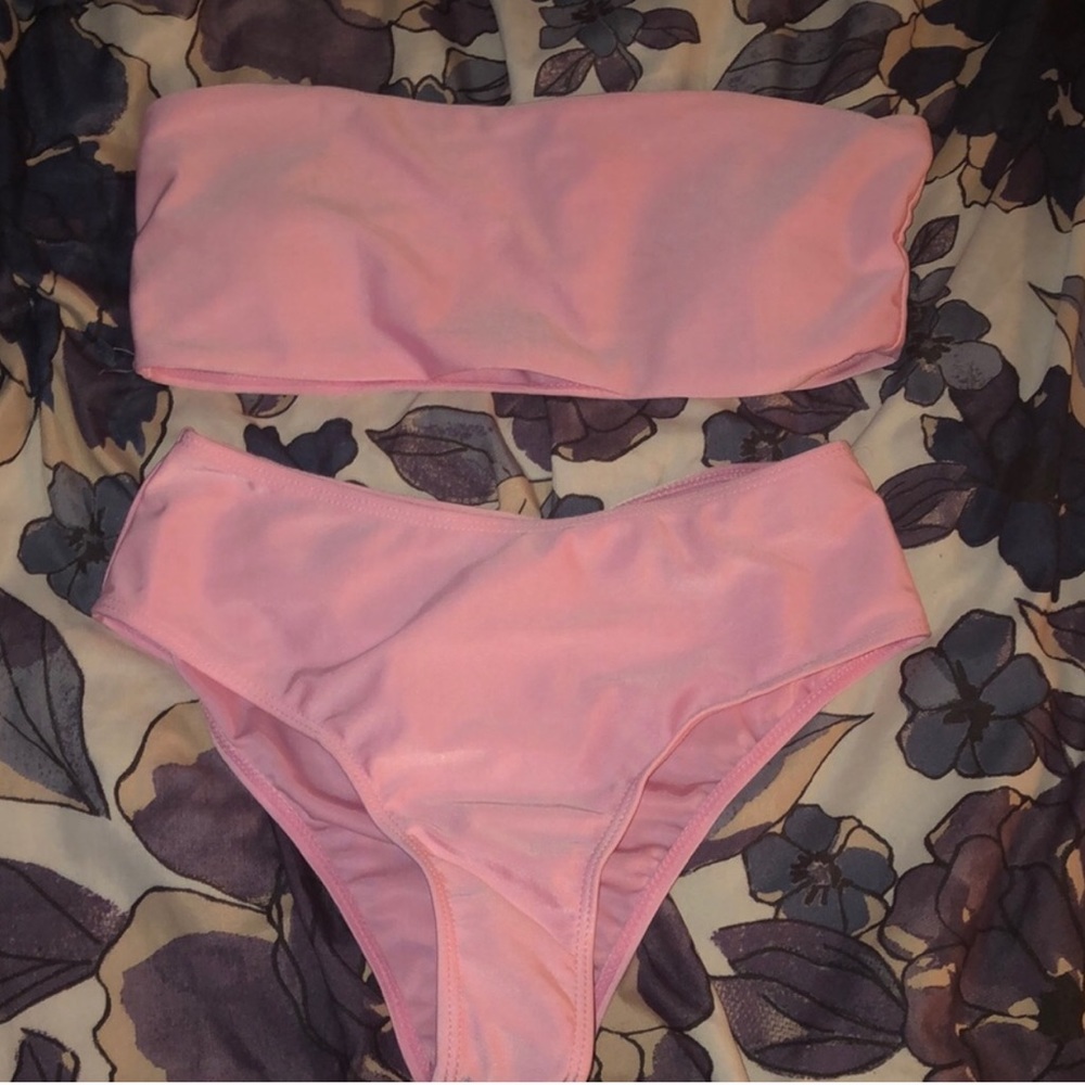 Pink bandeau bikini🎀